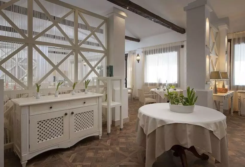 Hotelli Villa Cavalieri Country