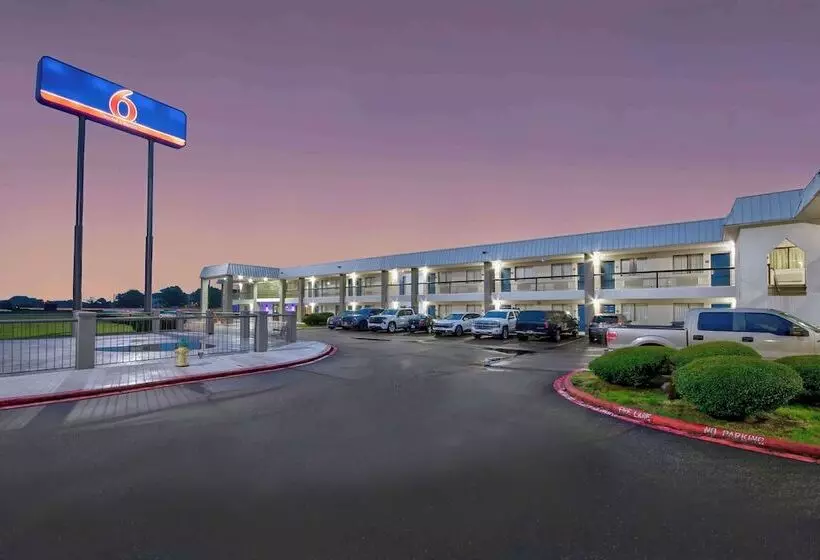 Motel 6 Texarkana, Tx