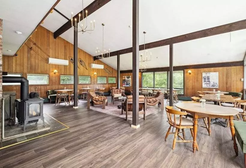 Motelli Mountaineer Inn