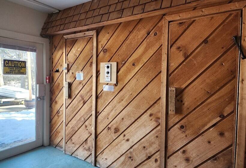 モーテル Mountaineer Inn