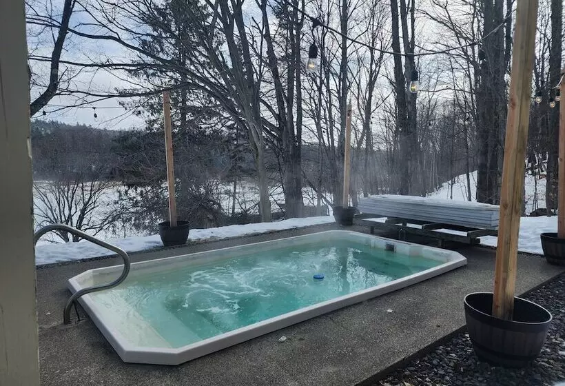 Motelli Mountaineer Inn