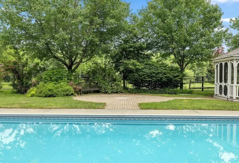 Motelli Mountaineer Inn