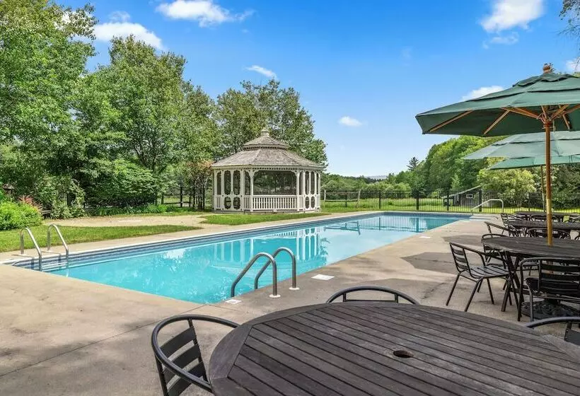 Motelli Mountaineer Inn