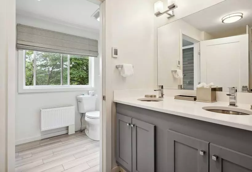 Motelli Mountaineer Inn