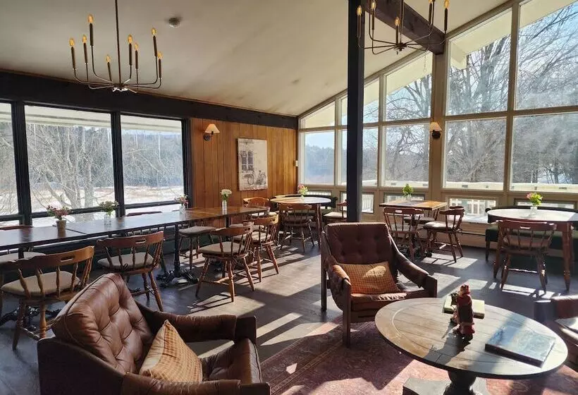 Motelli Mountaineer Inn