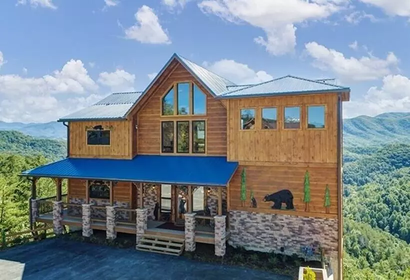 Bear Hugs   5 Bedrooms, 5.5 Baths, Sleeps 20 5 Cabin By Redawning