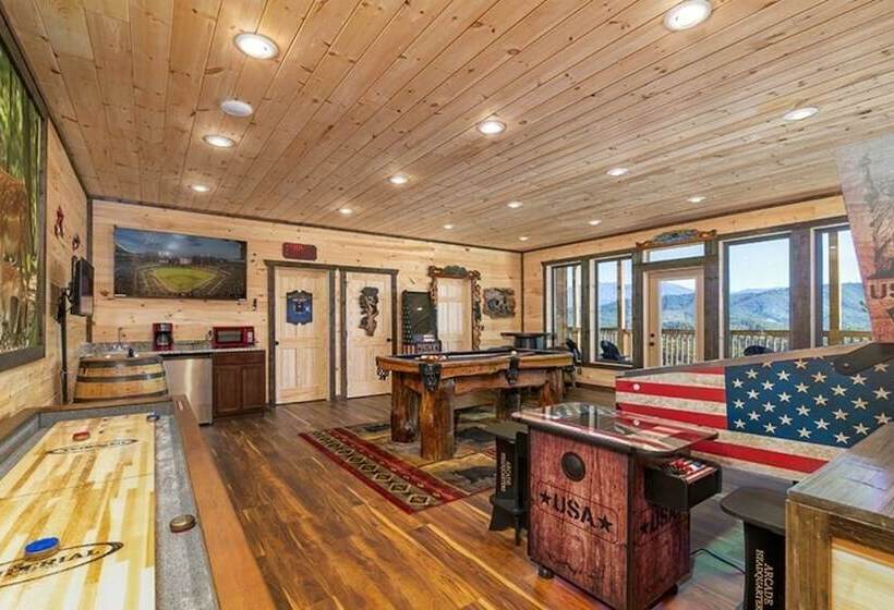 Bear Hugs 5 Bedrooms, 5.5 Baths, Sleeps 20 5 Cabin By Redawning