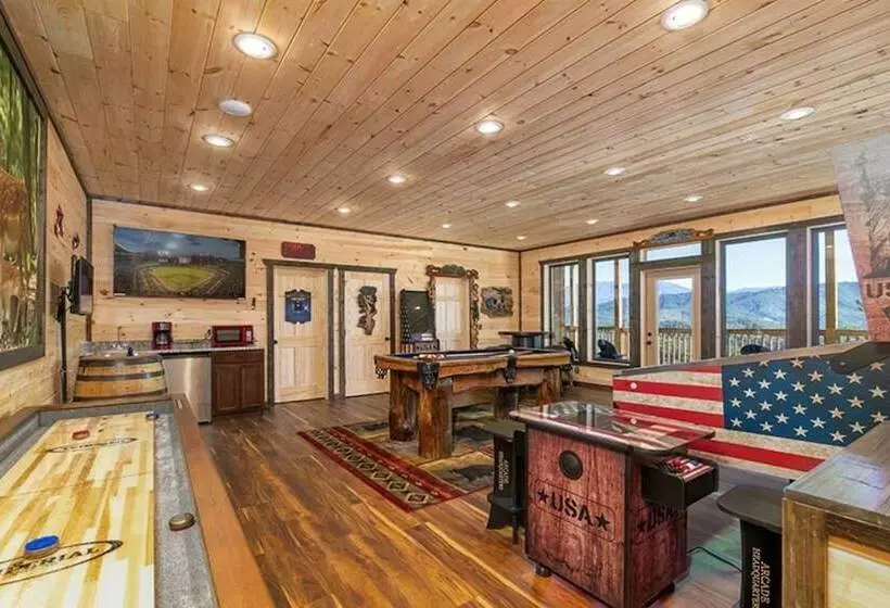 Bear Hugs   5 Bedrooms, 5.5 Baths, Sleeps 20 5 Cabin By Redawning