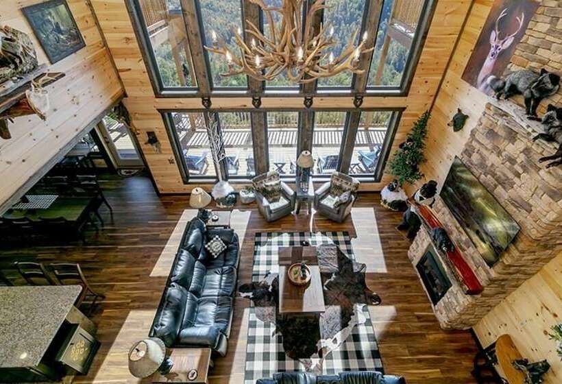 Bear Hugs 5 Bedrooms, 5.5 Baths, Sleeps 20 5 Cabin By Redawning