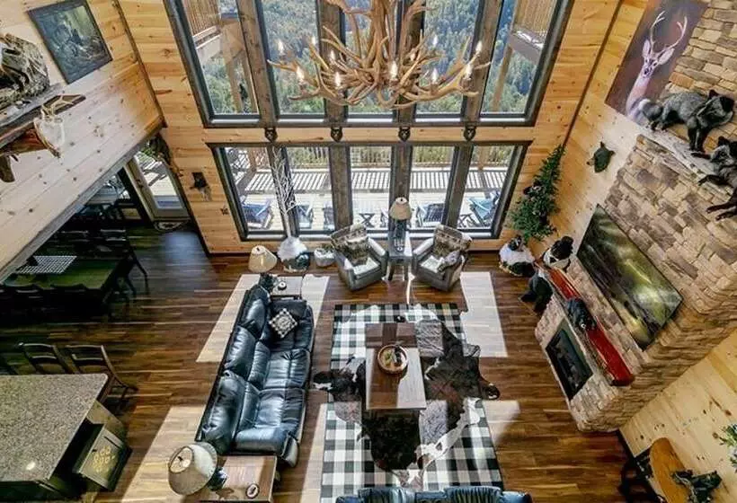 Bear Hugs   5 Bedrooms, 5.5 Baths, Sleeps 20 5 Cabin By Redawning
