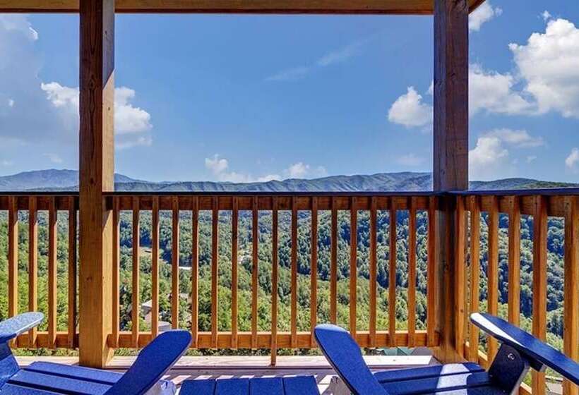 Bear Hugs 5 Bedrooms, 5.5 Baths, Sleeps 20 5 Cabin By Redawning