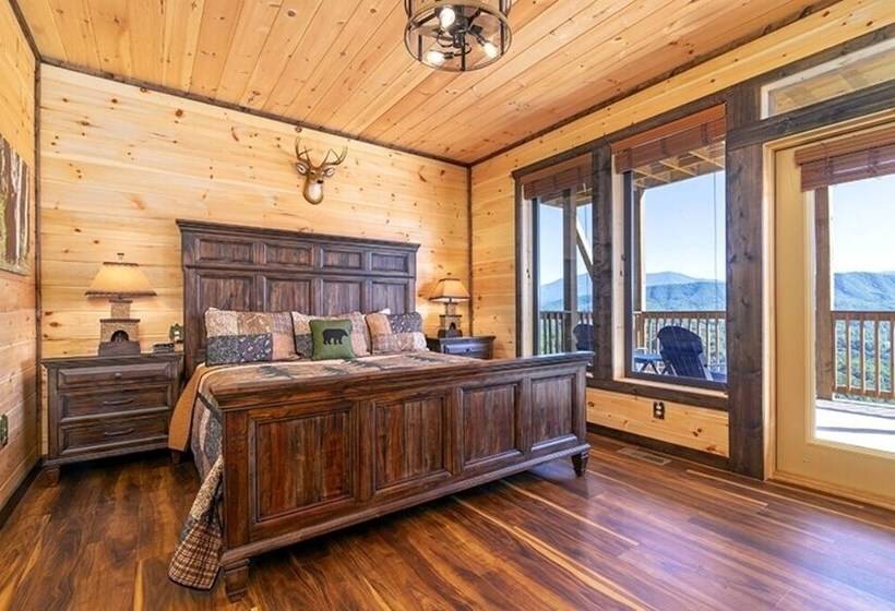 Bear Hugs 5 Bedrooms, 5.5 Baths, Sleeps 20 5 Cabin By Redawning