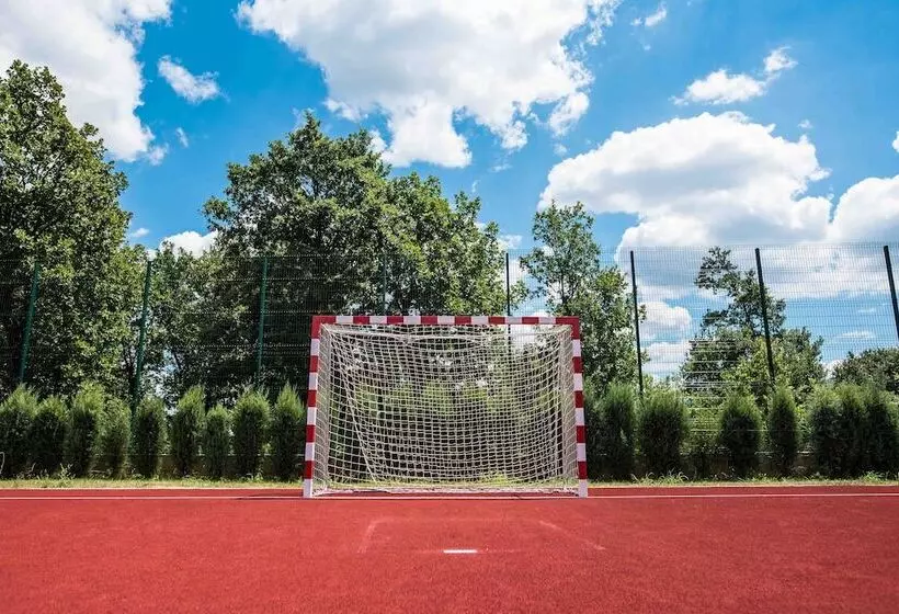 تختخواب و صبحانه Forest Village Resort