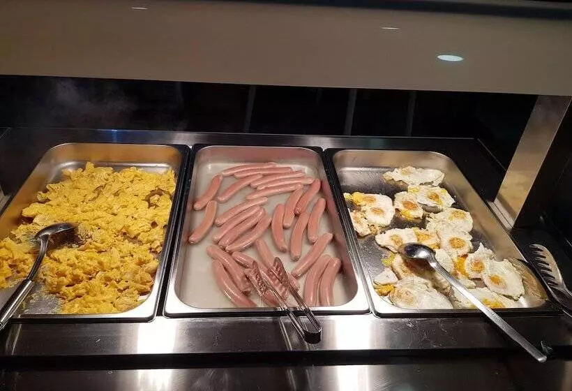 تختخواب و صبحانه Forest Village Resort