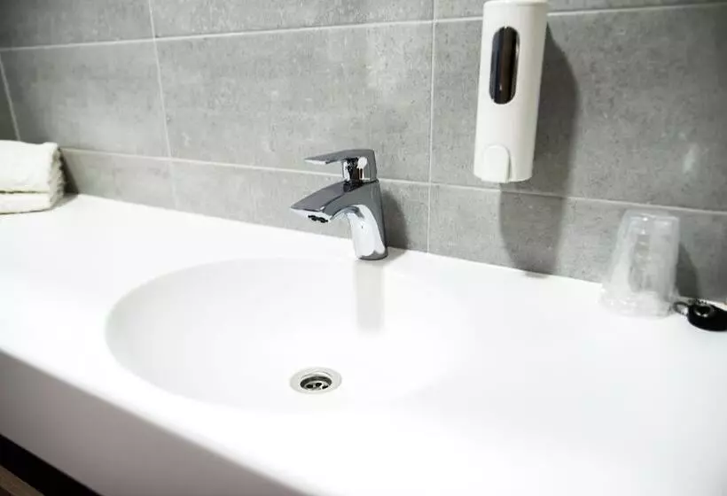 تختخواب و صبحانه Forest Village Resort