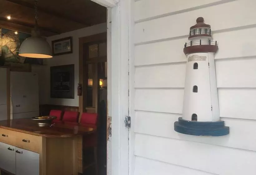 Bluff Hill Lighthouse B&b