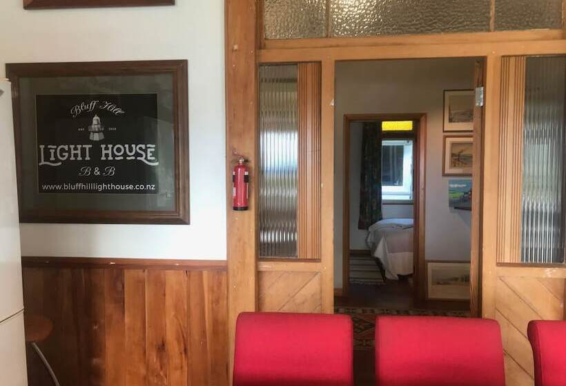 Bluff Hill Lighthouse B&b