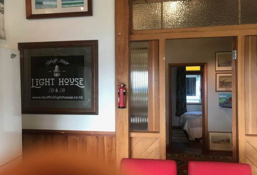 Bluff Hill Lighthouse B&b
