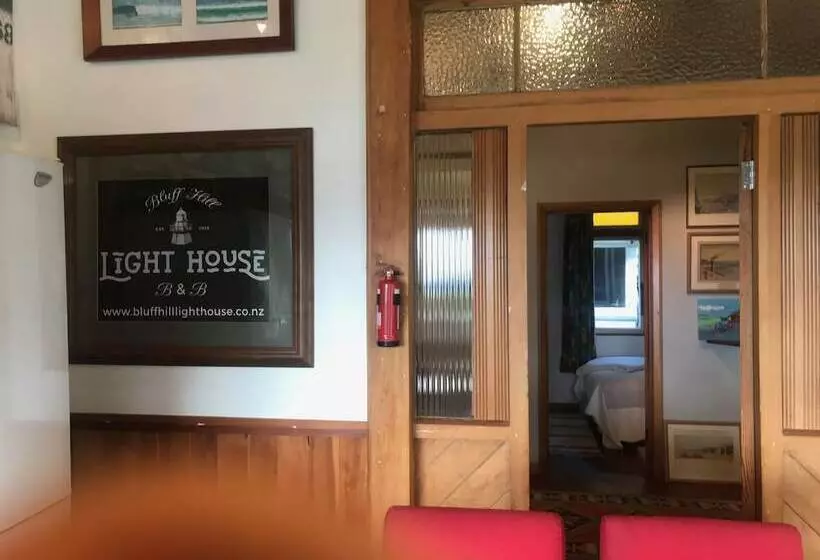 Bluff Hill Lighthouse B&b
