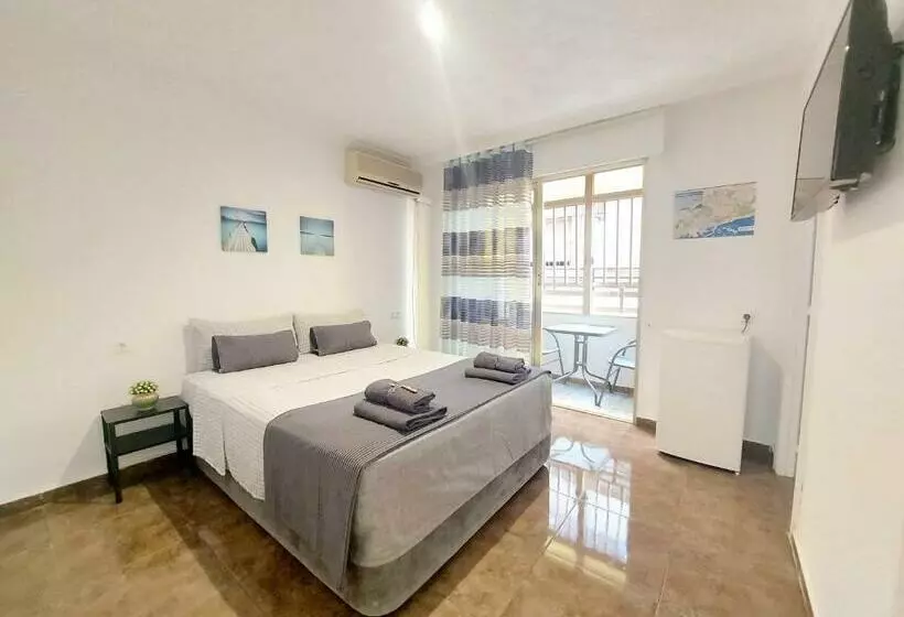 Gloria Host House
