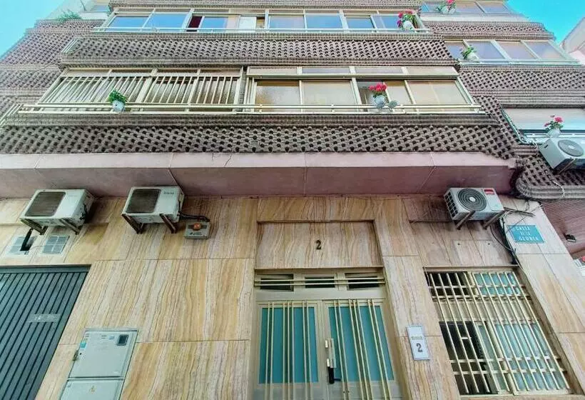 Gloria Host House