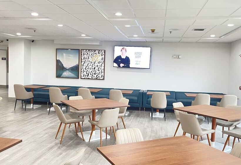 בית מלון כפרי Comfort Inn & Suites