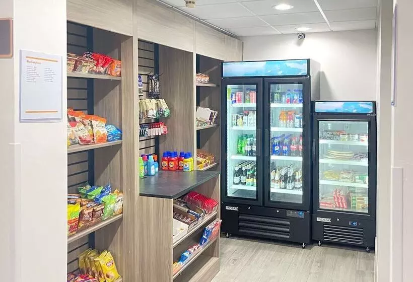 ホテル Comfort Inn & Suites