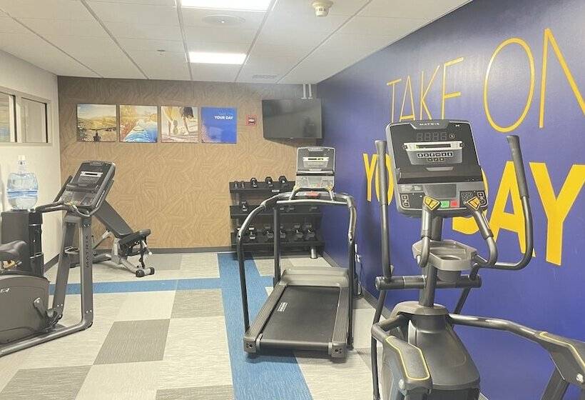 בית מלון כפרי Comfort Inn & Suites