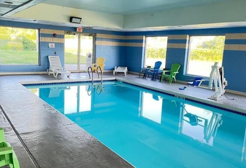 בית מלון כפרי Comfort Inn & Suites