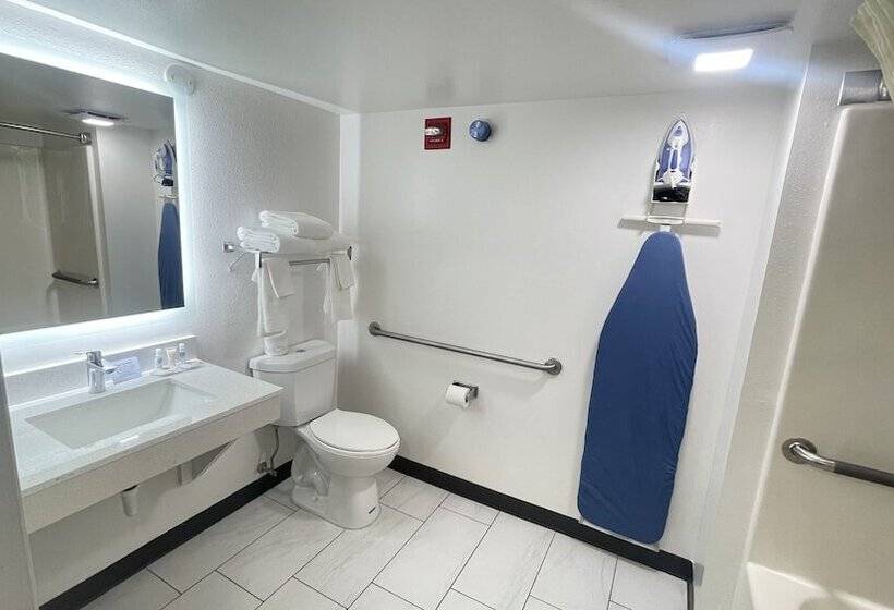 בית מלון כפרי Comfort Inn & Suites