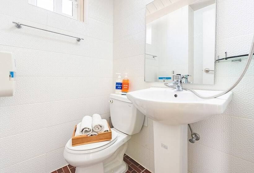 Gyeongju Jullietapoolvilla&kidspension