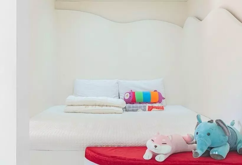 Gyeongju Jullietapoolvilla&kidspension