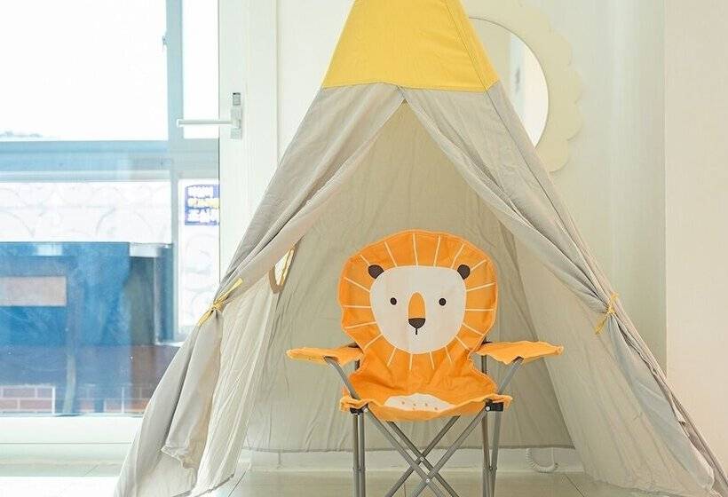 Gyeongju Jullietapoolvilla&kidspension