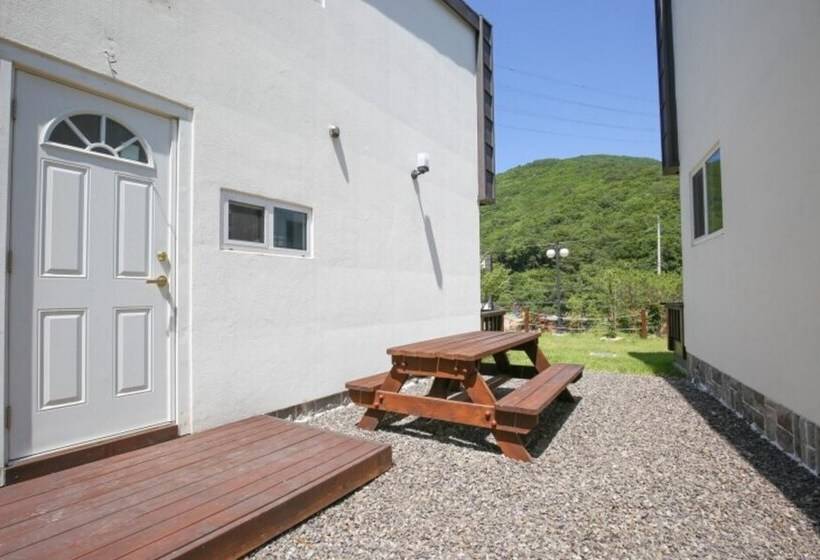 Gyeongju Sannae High1 Pension