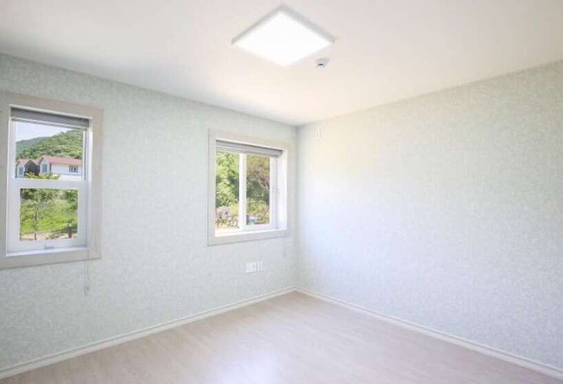 Gyeongju Sannae High1 Pension