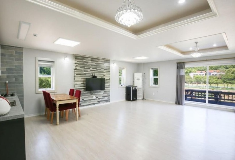 Gyeongju Sannae High1 Pension