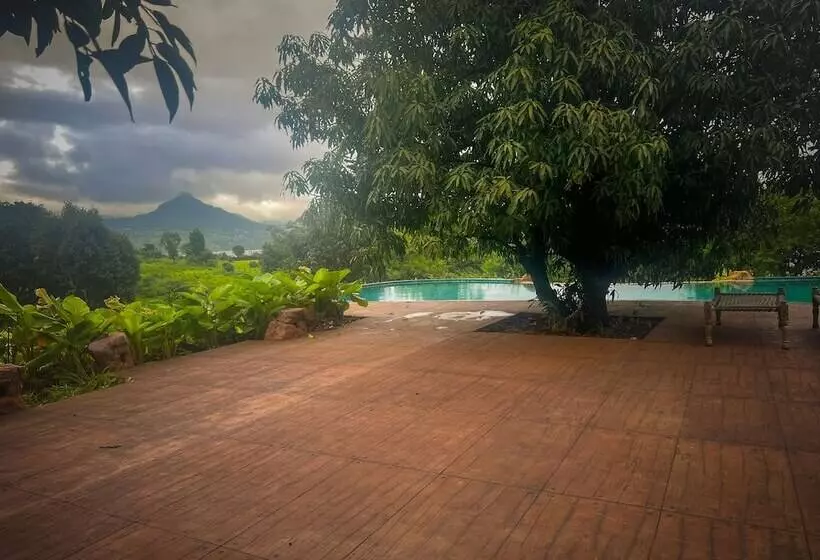 Hotelli Antheia Pawna Lake