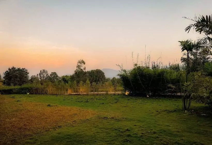 Hotelli Antheia Pawna Lake