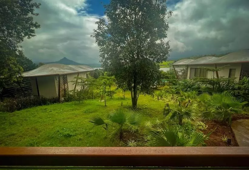 Hotelli Antheia Pawna Lake