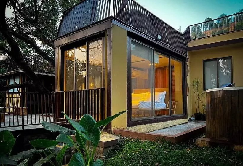 Hotelli Antheia Pawna Lake