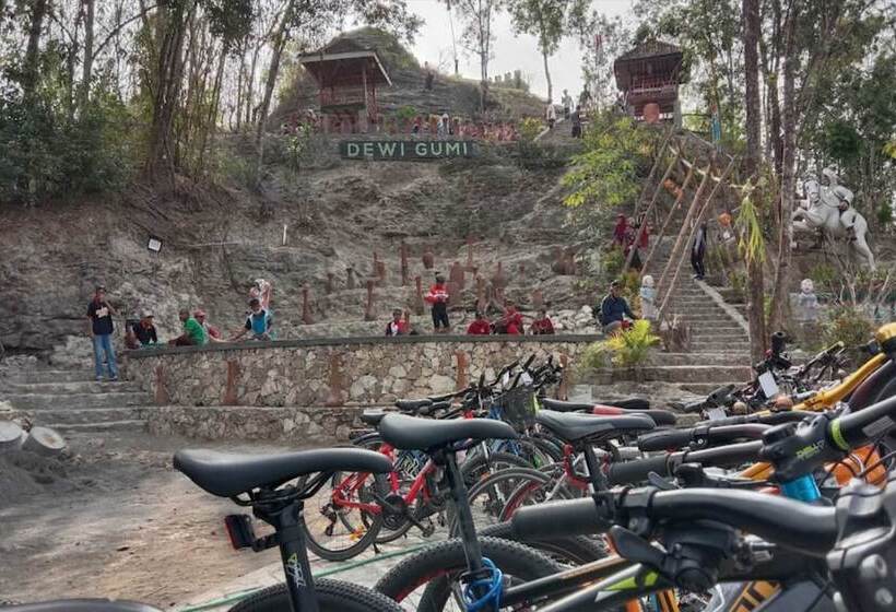 Hotel Camping Ground Gunung Mijil Hils