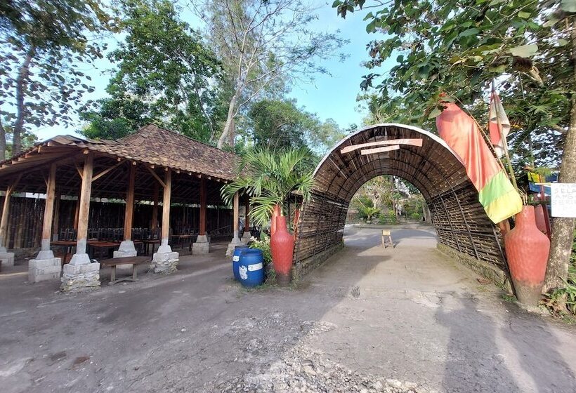 Hotel Camping Ground Gunung Mijil Hils