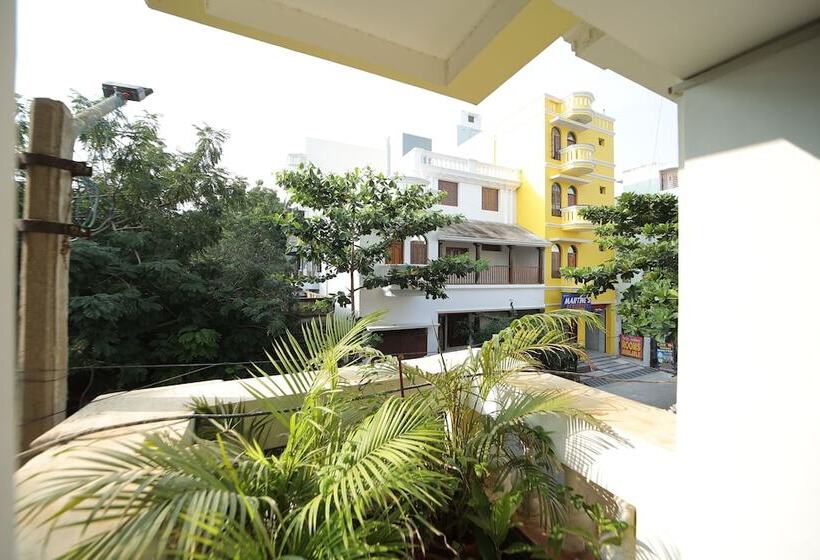 호텔 French Breeze Residency