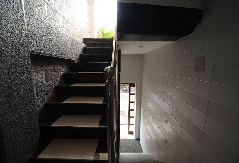 호텔 French Breeze Residency