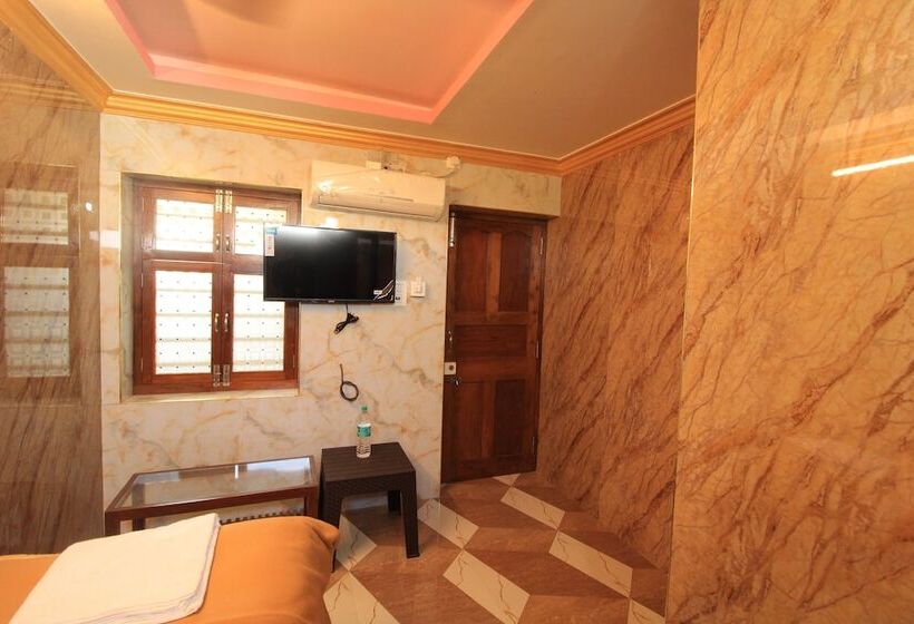 호텔 French Breeze Residency