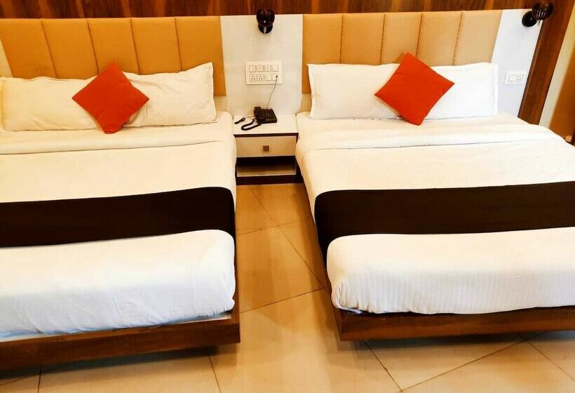 ホテル Keerthana Inn