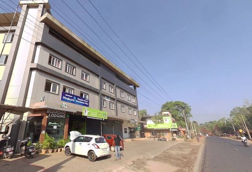 ホテル Keerthana Inn