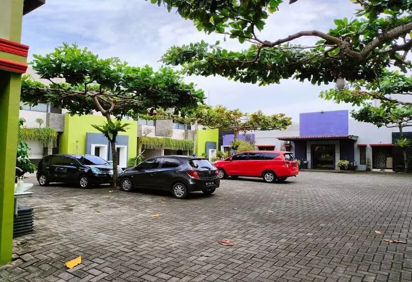 Hotel Lonari