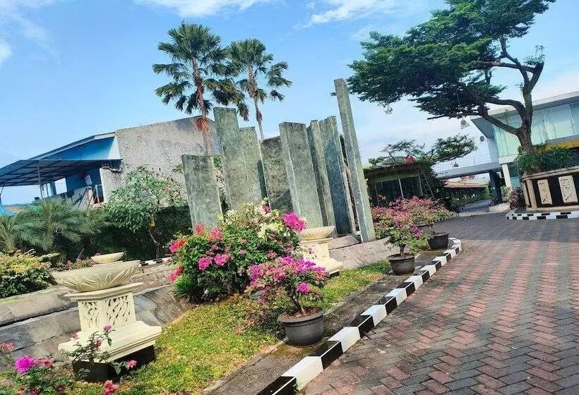 Hotel Lonari