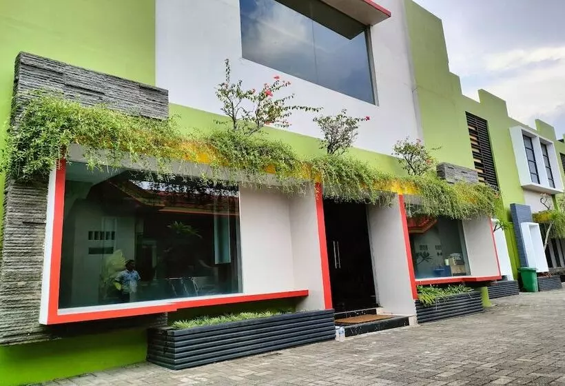 Hotel Lonari